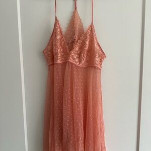 La Vie En Rose Peach Lace Chemise